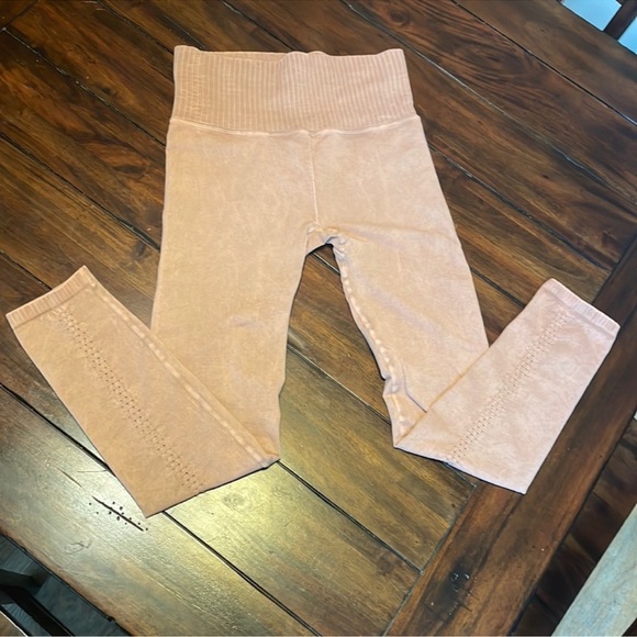 SOLD OUT Free People Movement Good Karma Leggings XS/S - Picture 8 of 10